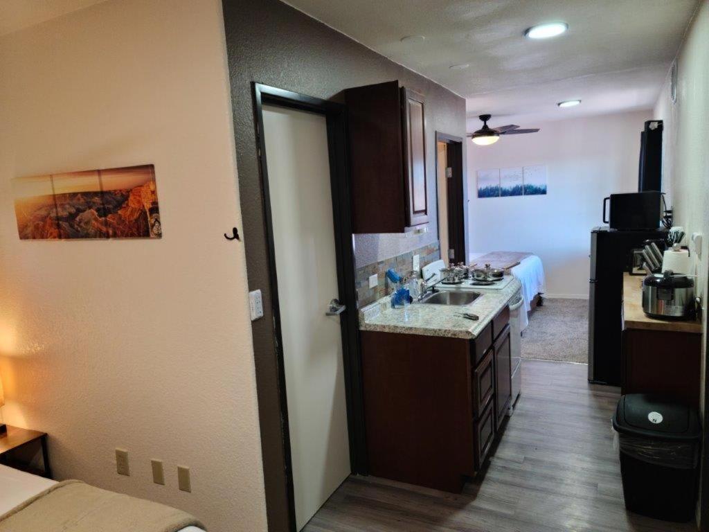 069B Comfortable Suite With Kitchenette And King Bed Near South Rim Sleeps 4 Valle Esterno foto