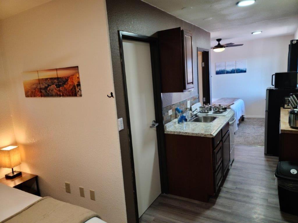 069B Comfortable Suite With Kitchenette And King Bed Near South Rim Sleeps 4 Valle Esterno foto