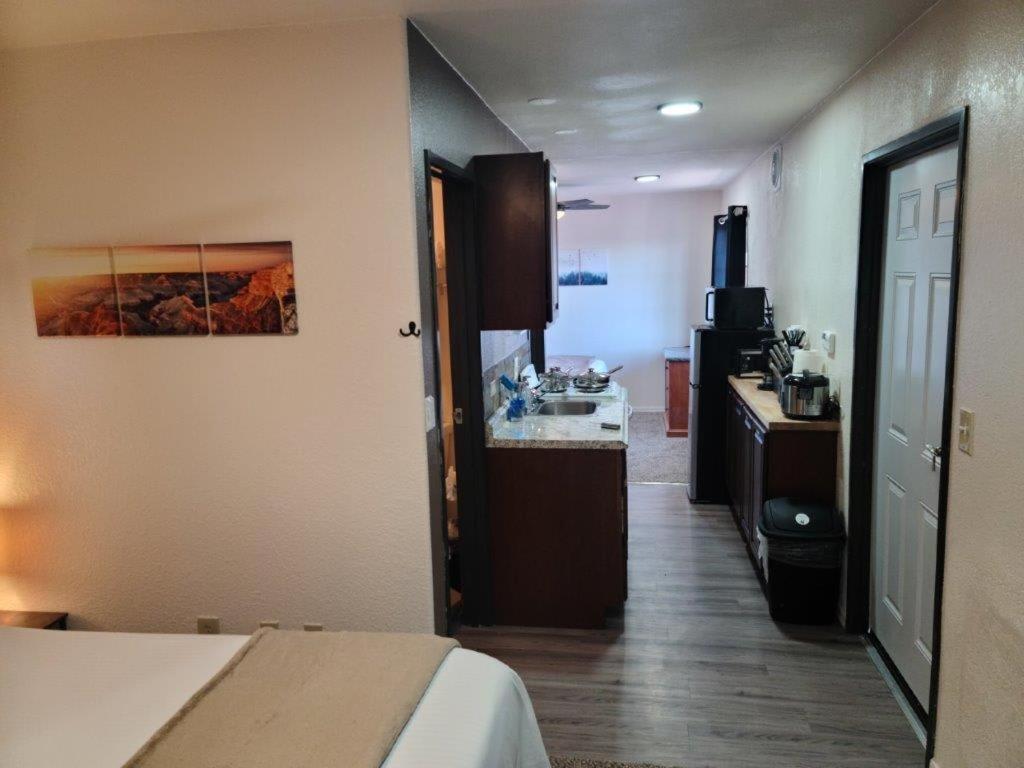 069B Comfortable Suite With Kitchenette And King Bed Near South Rim Sleeps 4 Valle Esterno foto